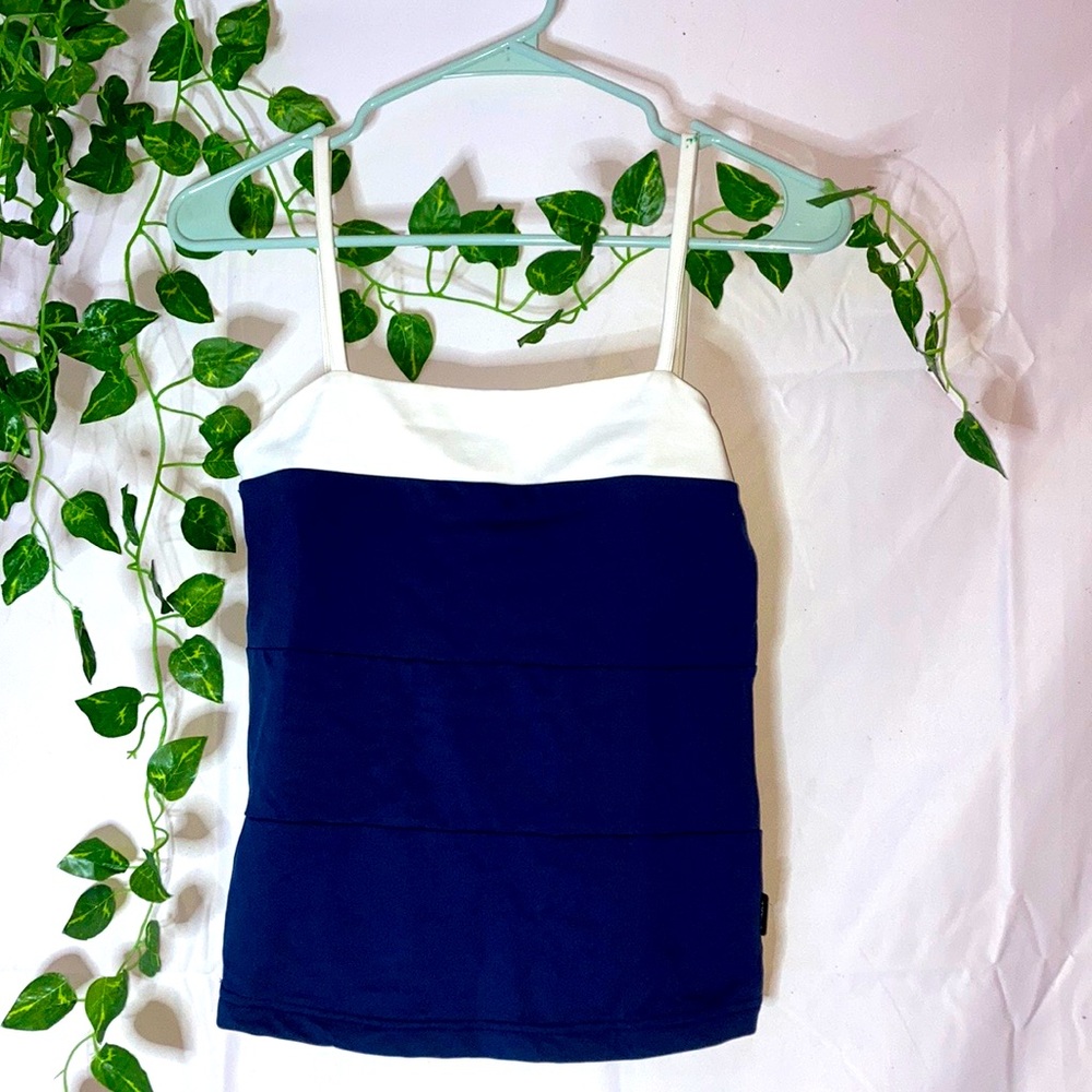 Semi cropped tank top